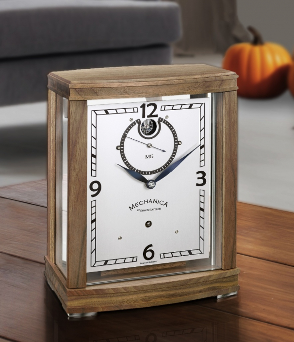 Mechanica M5 Nuss im Ambiente Herbst